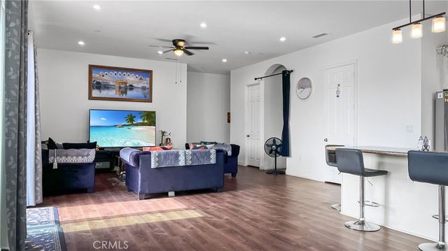 756 S 8th, Colton, CA 92324