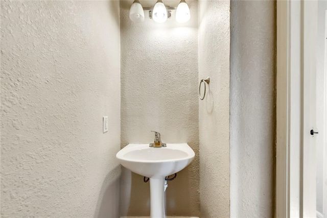 3610 Peakview Drive, Corinth, TX 76210