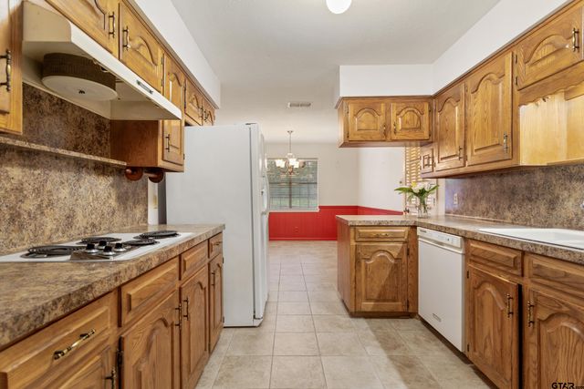 2715 Rockbridge, Tyler, TX 75701