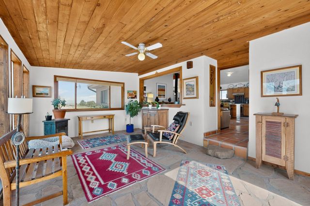 8 Estambre Court, Santa Fe, NM 87508