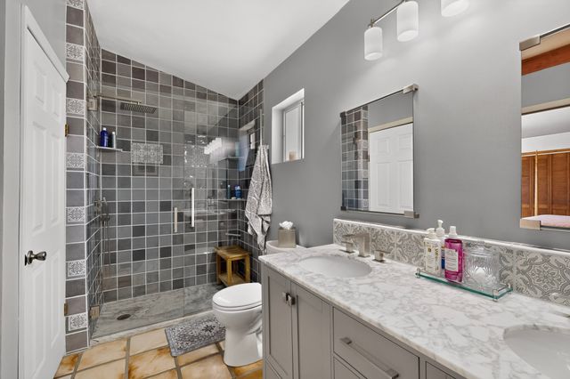 8 Estambre Court, Santa Fe, NM 87508