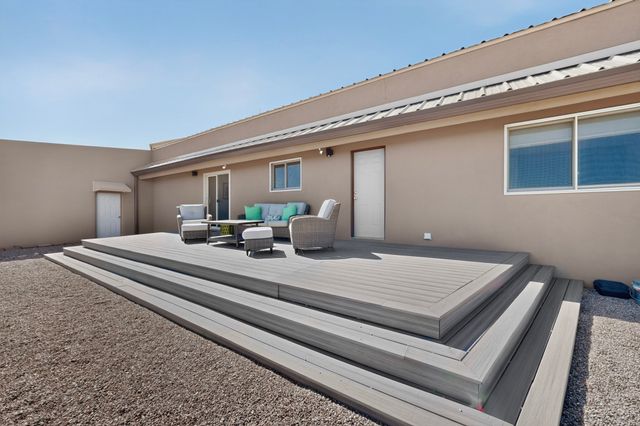 8 Estambre Court, Santa Fe, NM 87508