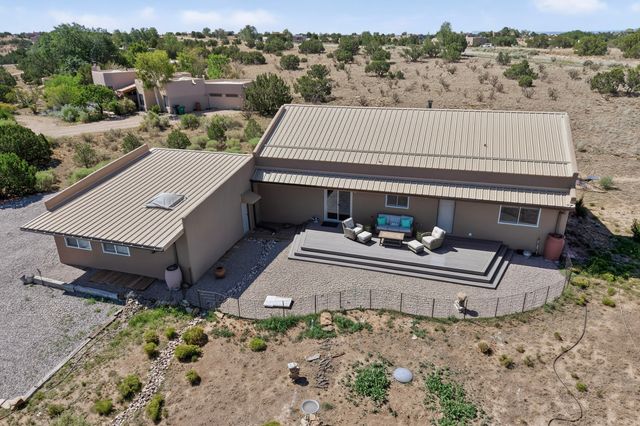 8 Estambre Court, Santa Fe, NM 87508