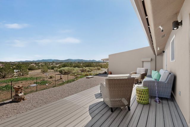 8 Estambre Court, Santa Fe, NM 87508