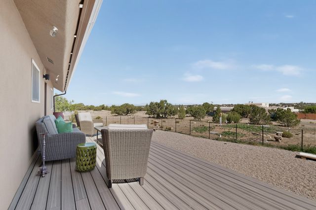 8 Estambre Court, Santa Fe, NM 87508
