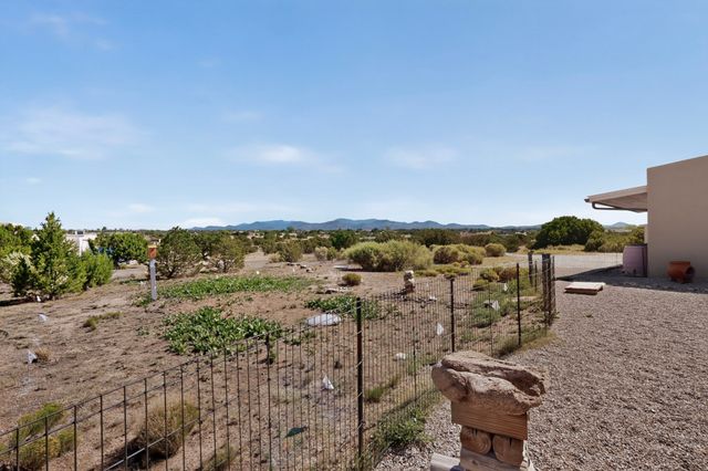8 Estambre Court, Santa Fe, NM 87508