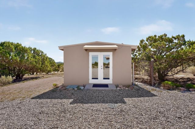 8 Estambre Court, Santa Fe, NM 87508