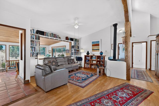 8 Estambre Court, Santa Fe, NM 87508
