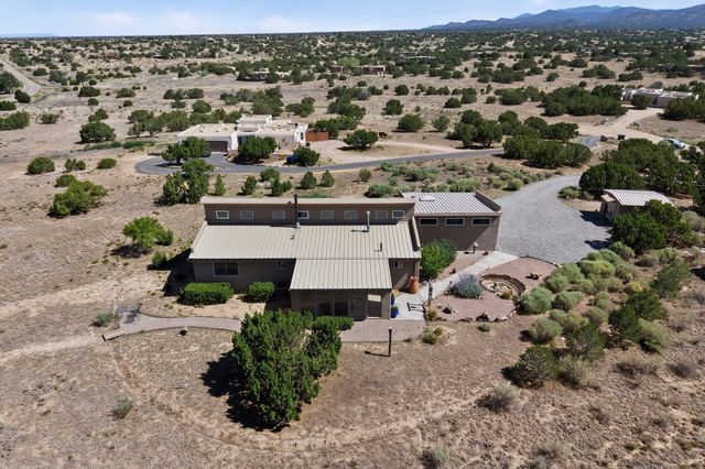 8 Estambre Court, Santa Fe, NM 87508