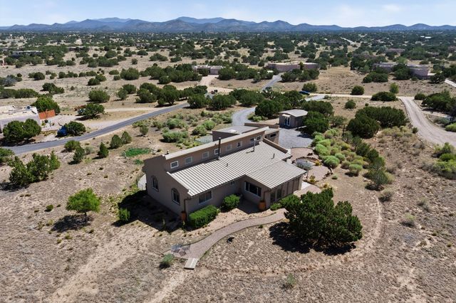 8 Estambre Court, Santa Fe, NM 87508