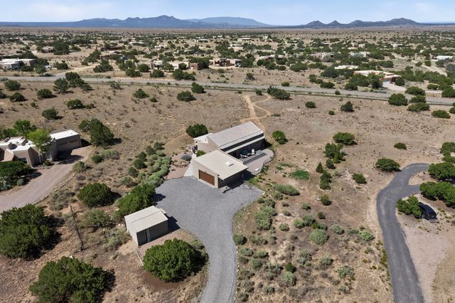 8 Estambre Court, Santa Fe, NM 87508
