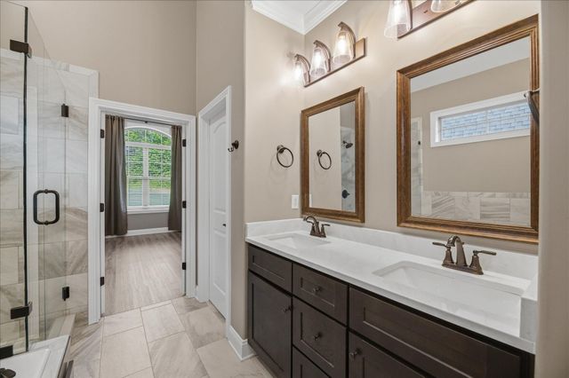 211 Village Cove Circle, Englewood, TN 37329