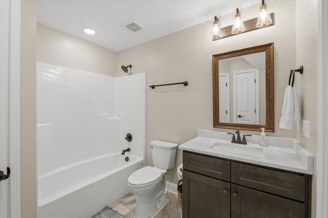 211 Village Cove Circle, Englewood, TN 37329