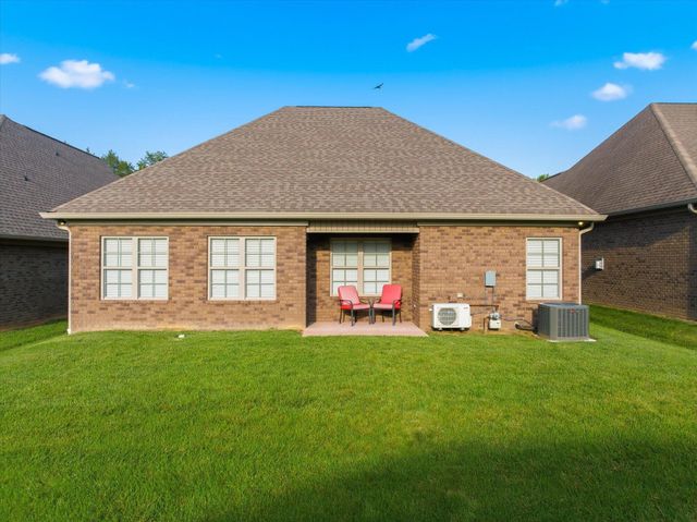 211 Village Cove Circle, Englewood, TN 37329