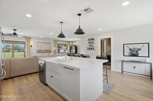 5429 W TIERRA BUENA Lane, Glendale, AZ 85306
