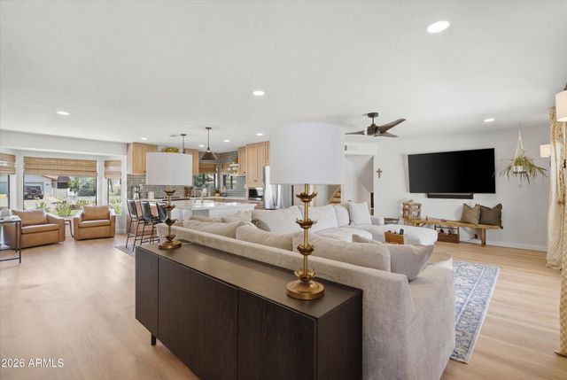 5429 W TIERRA BUENA Lane, Glendale, AZ 85306