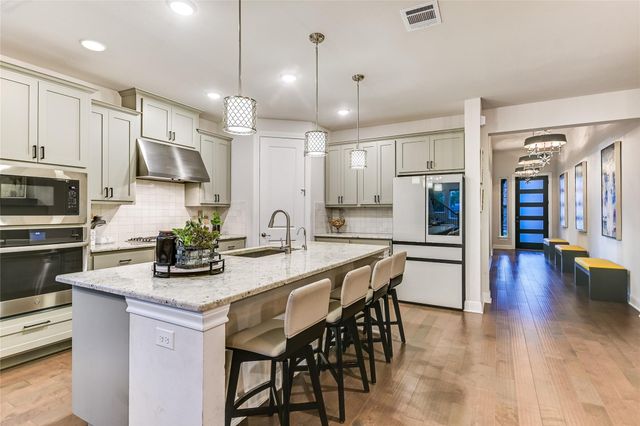 5700 Navajo Draw LN, Austin, TX 78738