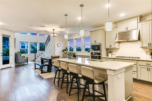 5700 Navajo Draw LN, Austin, TX 78738