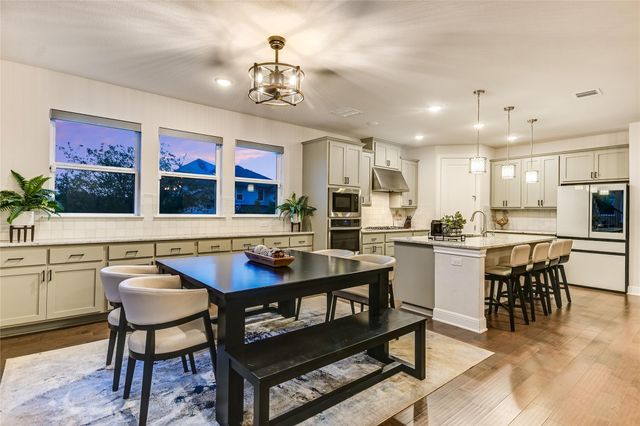 5700 Navajo Draw LN, Austin, TX 78738