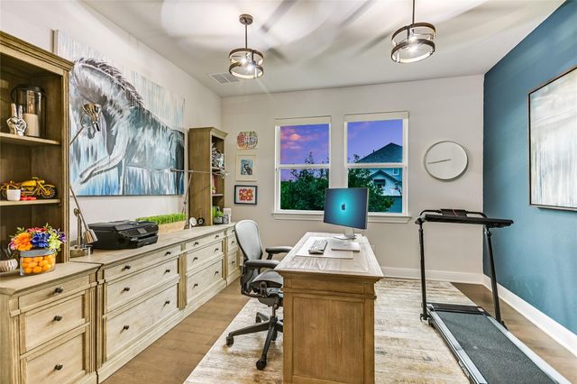 5700 Navajo Draw LN, Austin, TX 78738