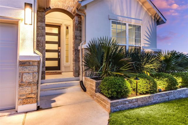 5700 Navajo Draw LN, Austin, TX 78738