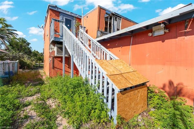 2411 Periwinkle WAY, Sanibel, FL 33957