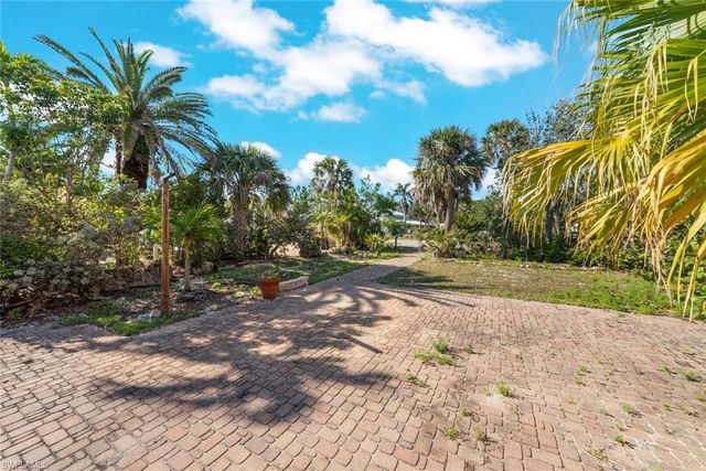 2411 Periwinkle WAY, Sanibel, FL 33957