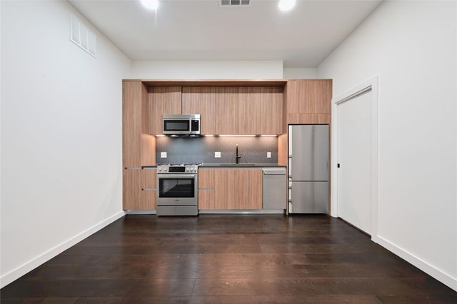 2209 S 1st ST 107, Austin, TX 78704