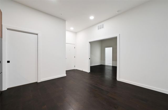 2209 S 1st ST 107, Austin, TX 78704