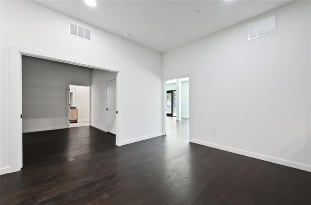 2209 S 1st ST 107, Austin, TX 78704