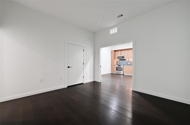 2209 S 1st ST 107, Austin, TX 78704