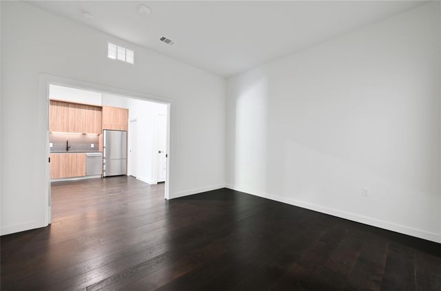 2209 S 1st ST 107, Austin, TX 78704