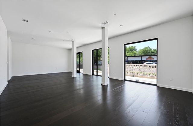 2209 S 1st ST 107, Austin, TX 78704