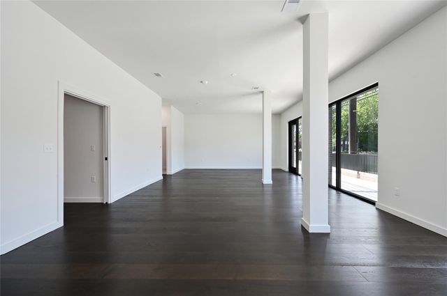 2209 S 1st ST 107, Austin, TX 78704