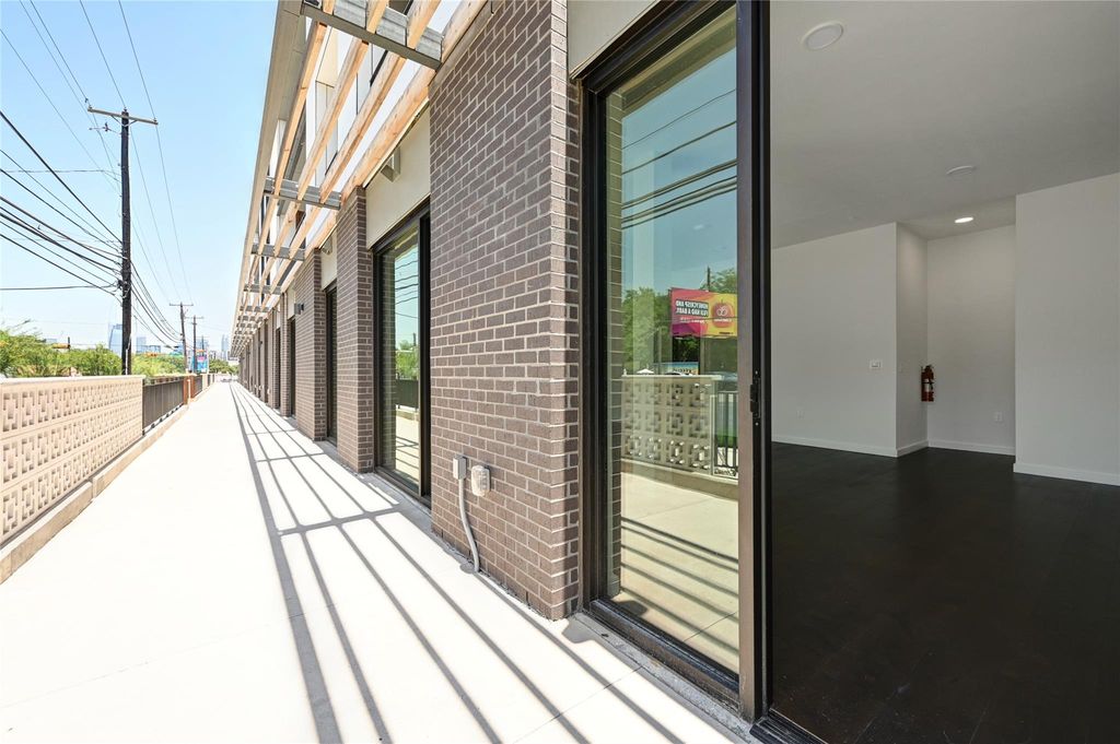 2209 S 1st ST 107, Austin, TX 78704