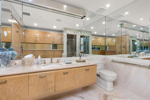 2 N Breakers Row N32, Palm Beach, FL 33480