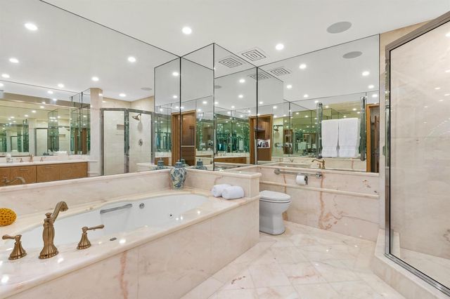 2 N Breakers Row N32, Palm Beach, FL 33480