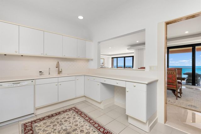 2 N Breakers Row N32, Palm Beach, FL 33480