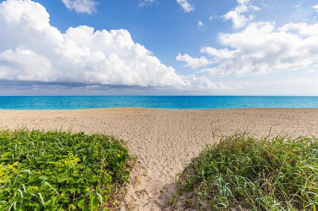 2 N Breakers Row N32, Palm Beach, FL 33480