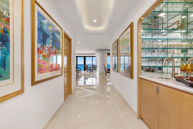 2 N Breakers Row N32, Palm Beach, FL 33480