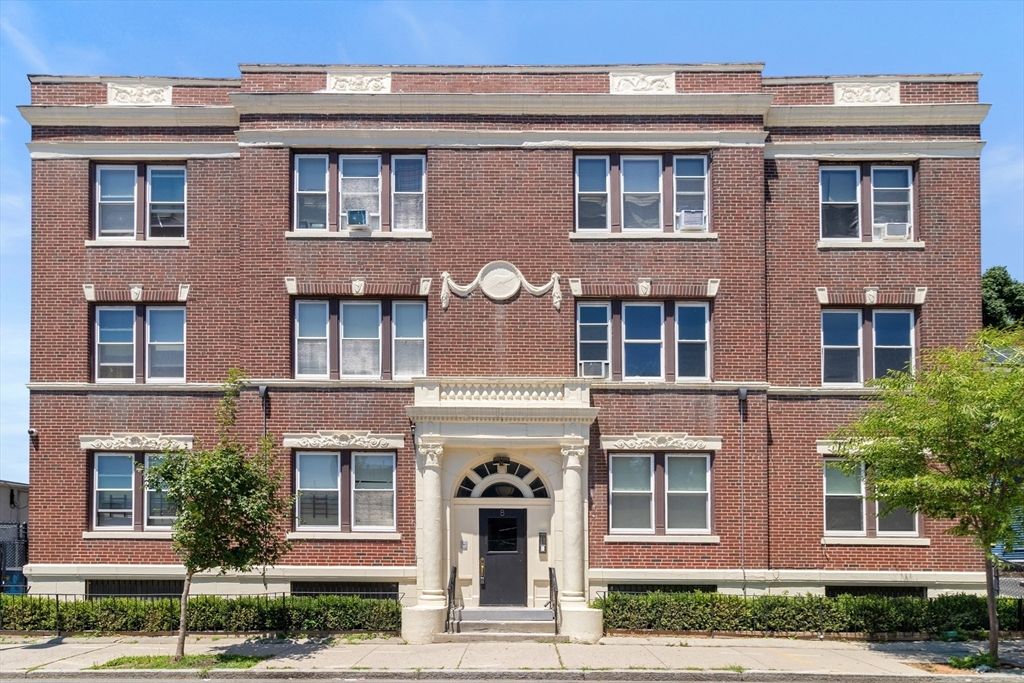8 Kenwood 6, Boston, MA 02124