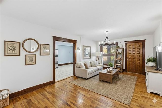 804 E 10th Street, Ottawa, KS 66067