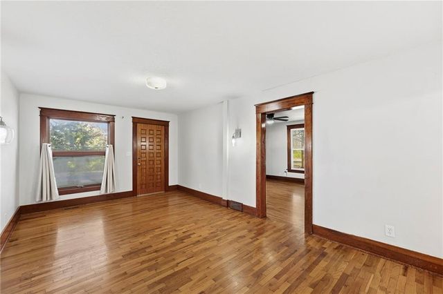 804 E 10th Street, Ottawa, KS 66067