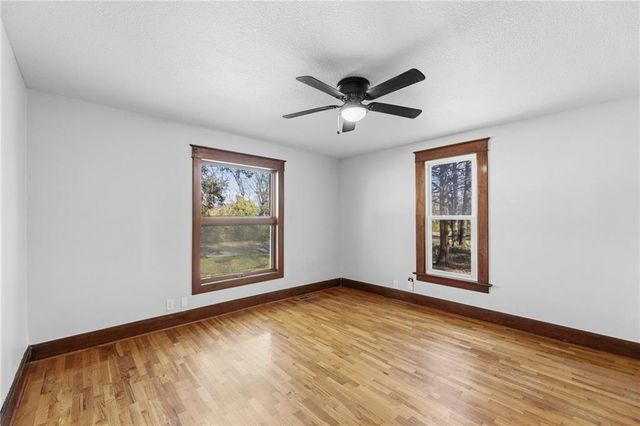 804 E 10th Street, Ottawa, KS 66067