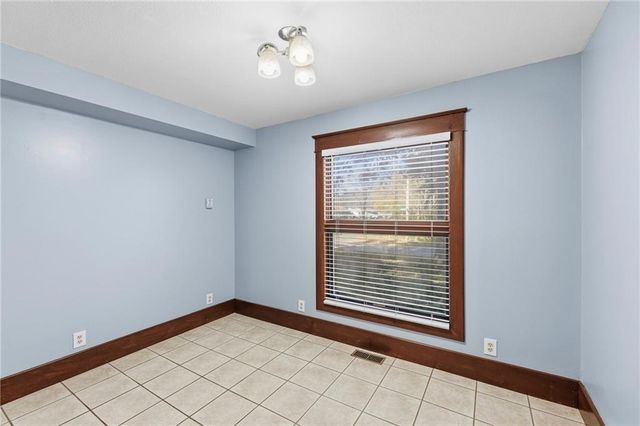 804 E 10th Street, Ottawa, KS 66067