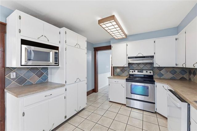 804 E 10th Street, Ottawa, KS 66067