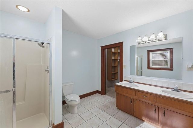 804 E 10th Street, Ottawa, KS 66067