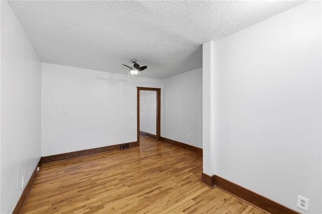 804 E 10th Street, Ottawa, KS 66067