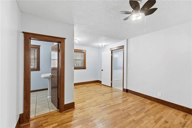 804 E 10th Street, Ottawa, KS 66067