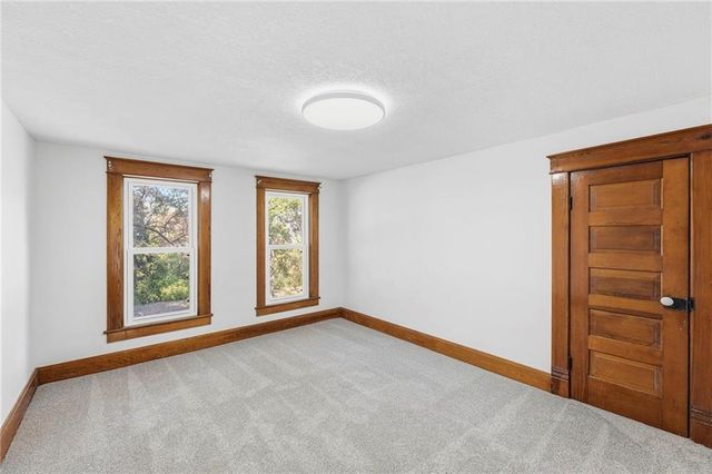 804 E 10th Street, Ottawa, KS 66067